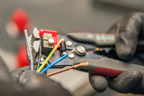 Best Affordable Emergency Electrician  in Reedsville, WI